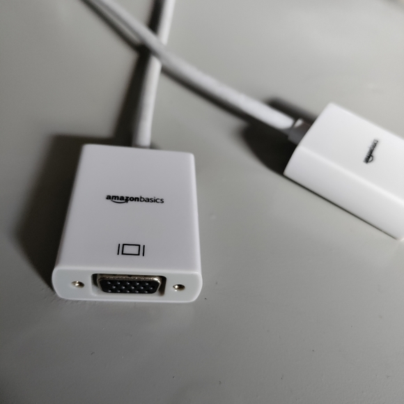 HDMI & VGA adapter Mini Display Port dongle Amazon basics video projector laptop - Picture 7 of 16